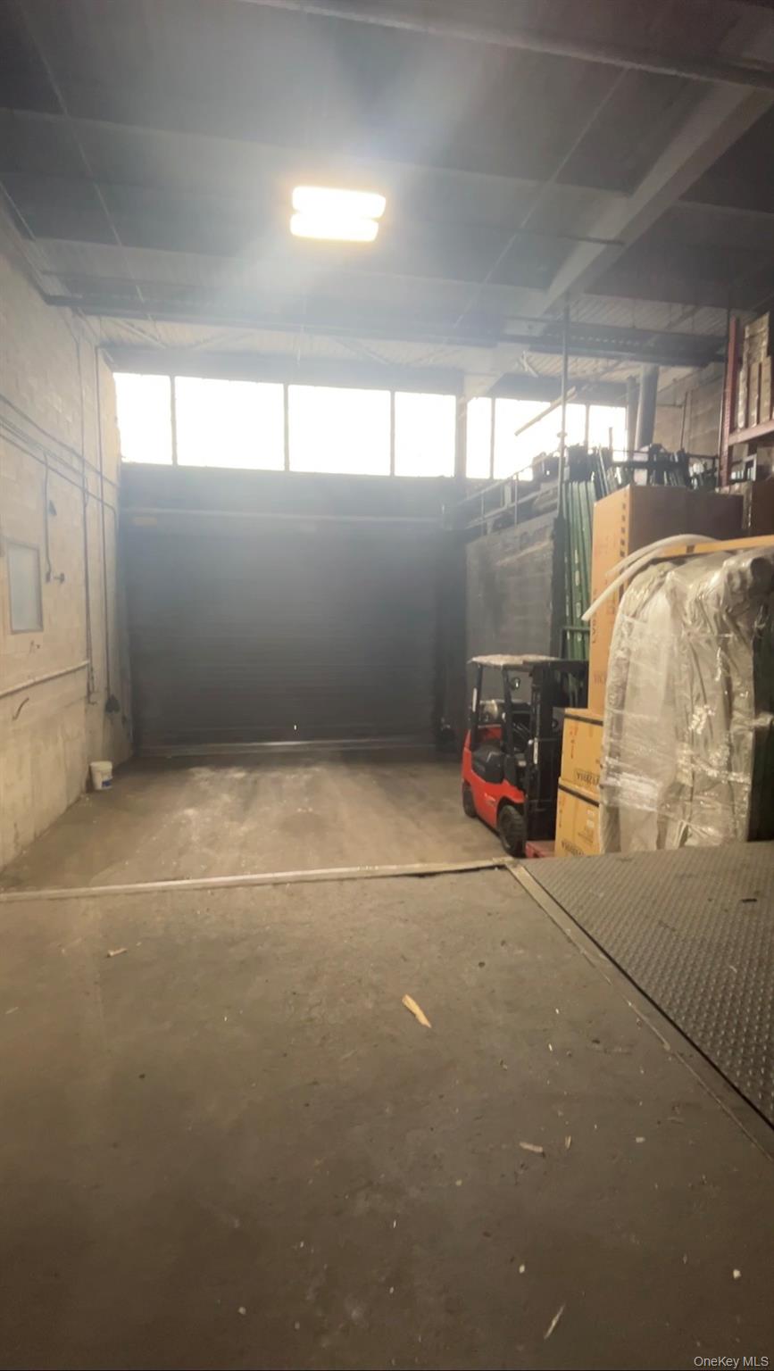 #7 photo, 5858 Laurel Hill Boulevard, 皇后區 木邊 Woodside , NY 11377