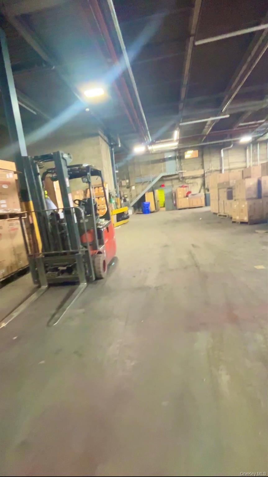 #8 photo, 5858 Laurel Hill Boulevard, 皇后區 木邊 Woodside , NY 11377