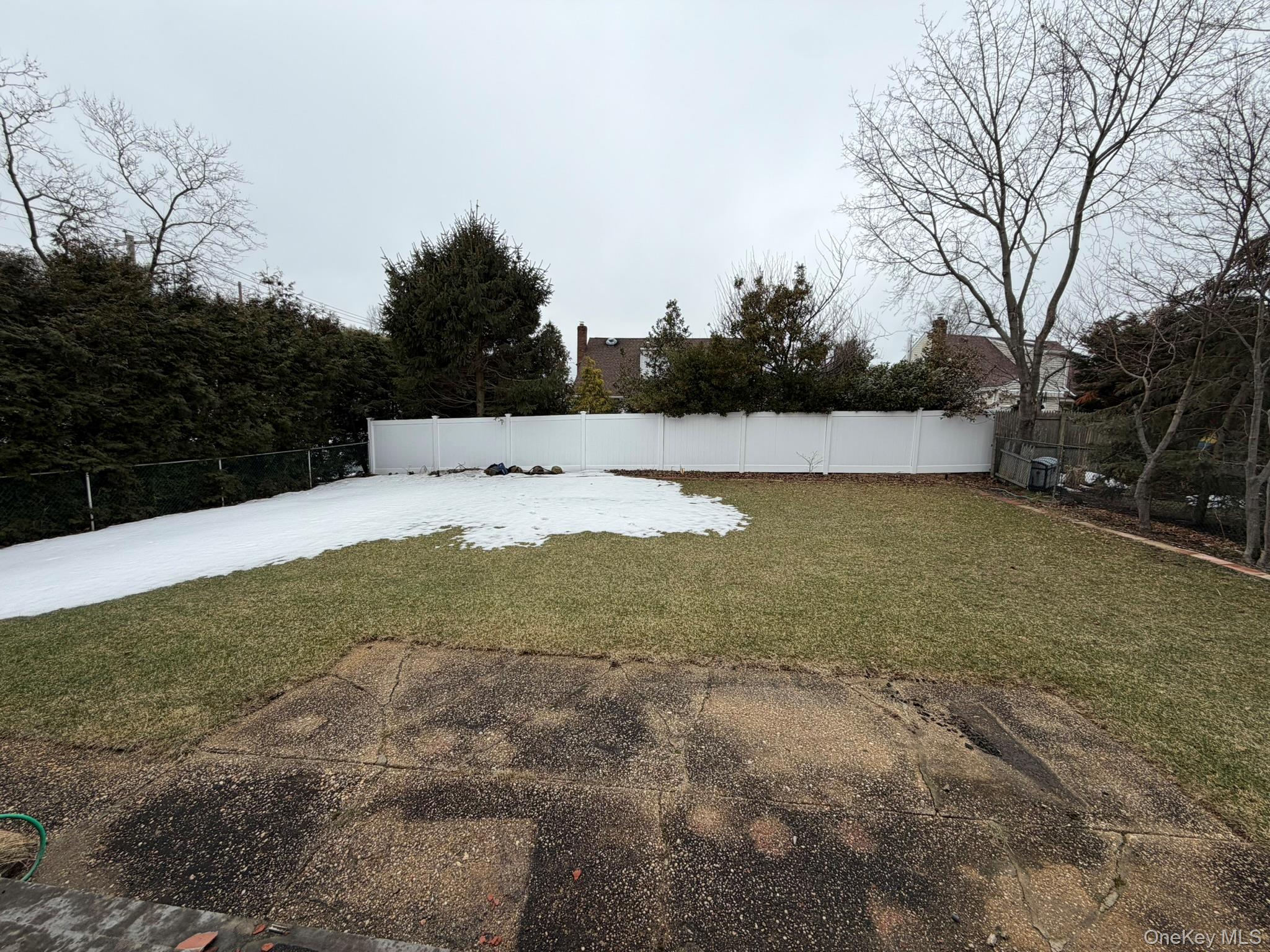 #16 photo, 32 Montana Court, Syosset , NY 11791