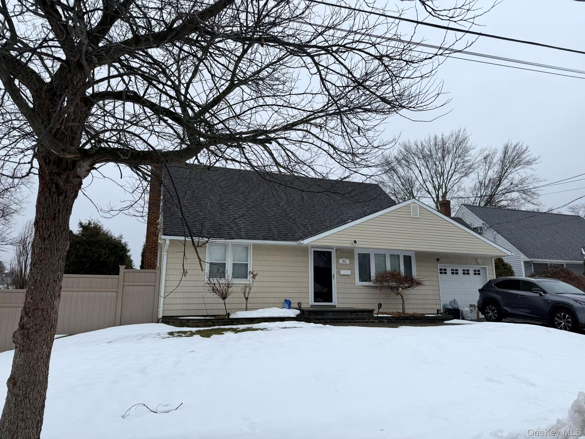 #17 photo, 32 Montana Court, Syosset , NY 11791