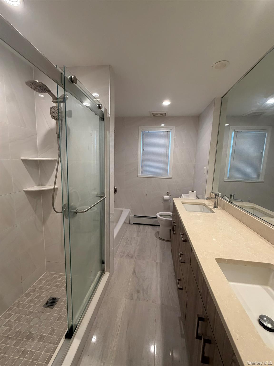 #6 photo, 32 Montana Court, नासाउ काउंटी Syosset , NY 11791