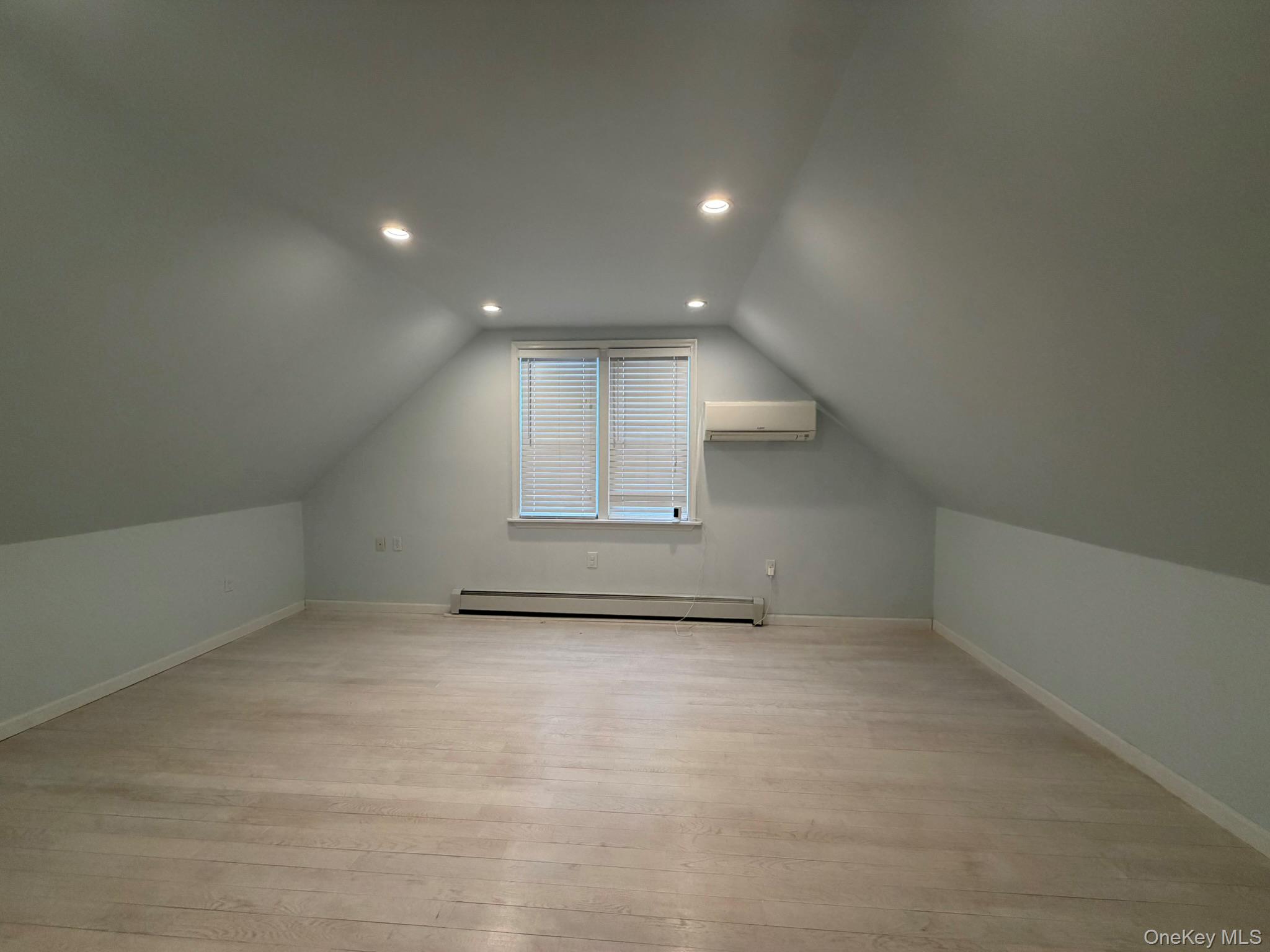 #8 photo, 32 Montana Court, नासाउ काउंटी Syosset , NY 11791