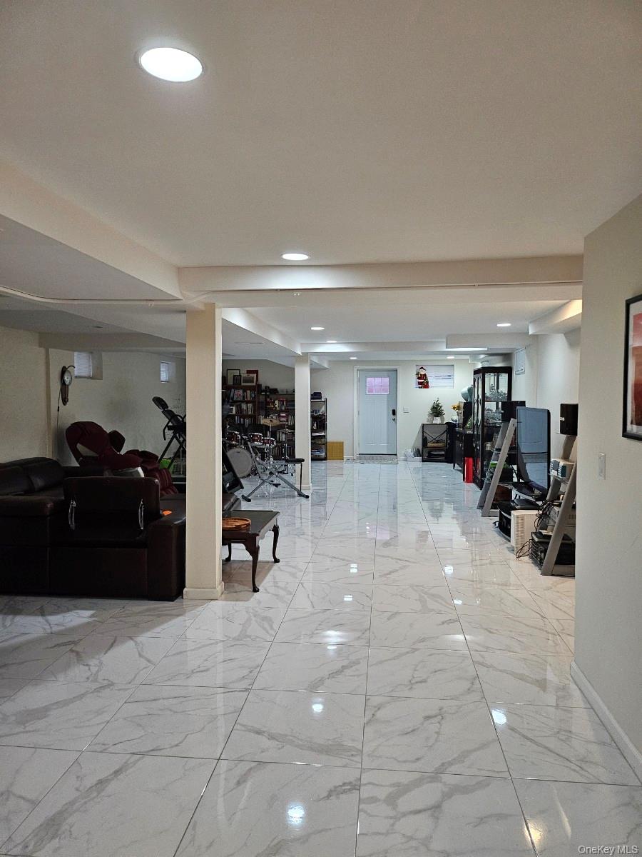 #11 photo, 43-29 249th Street, Little Neck , NY 11363