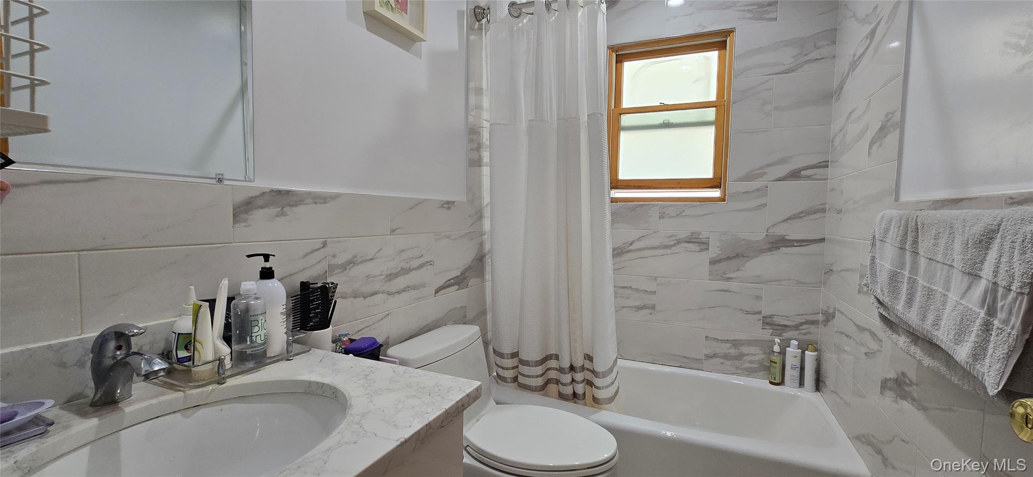 #18 photo, 43-29 249th Street, Little Neck , NY 11363