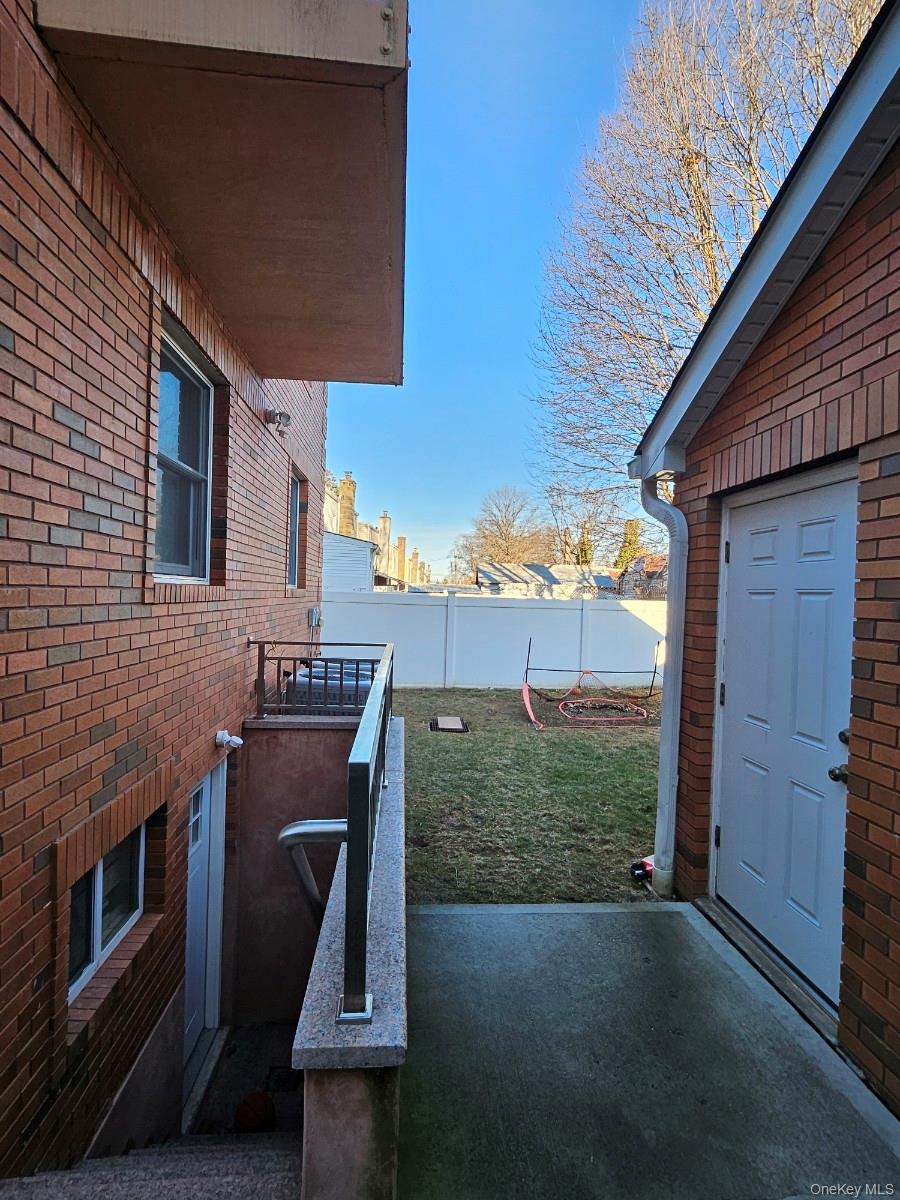 #5 photo, 43-29 249th Street, Little Neck , NY 11363