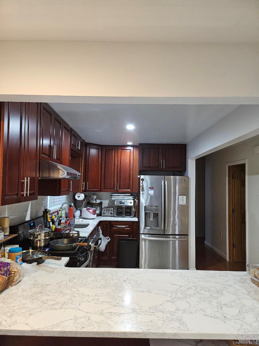 #7 photo, 43-29 249th Street, Little Neck , NY 11363