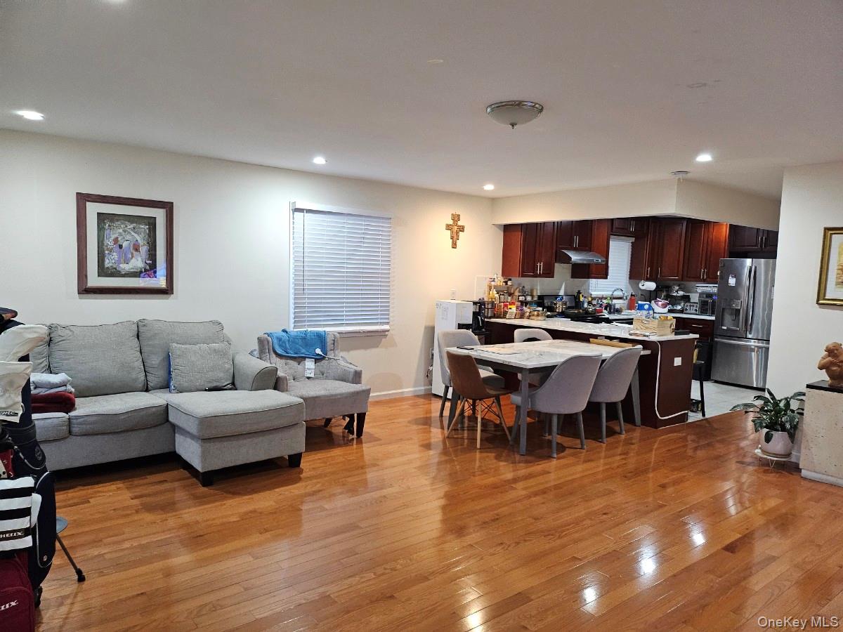 #8 photo, 43-29 249th Street, Little Neck , NY 11363