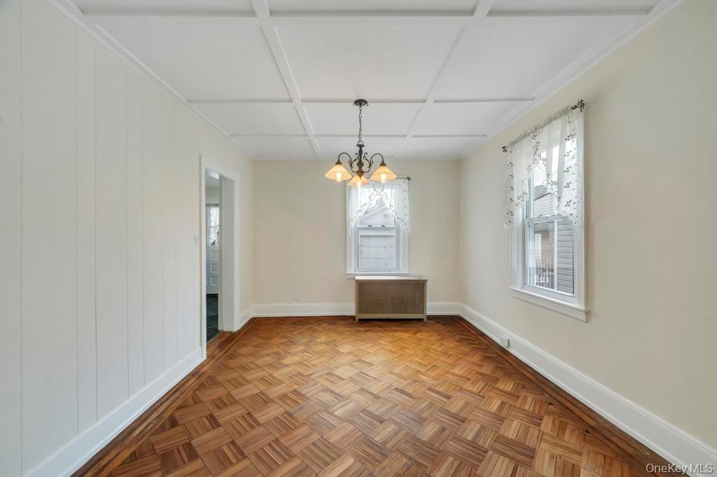 #13 photo, 248-24 88th Drive, कुईंस Bellerose , NY 11426