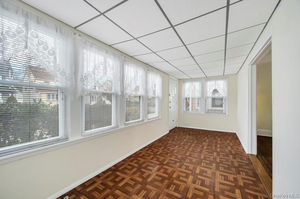 #16 photo, 248-24 88th Drive, कुईंस Bellerose , NY 11426