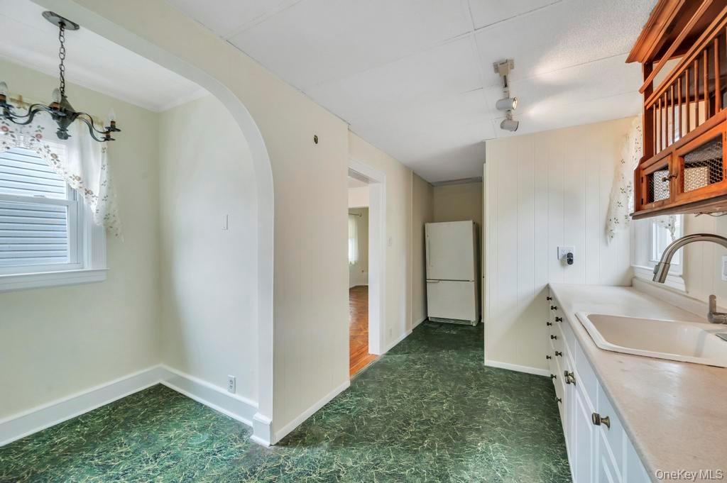 #19 photo, 248-24 88th Drive, कुईंस Bellerose , NY 11426