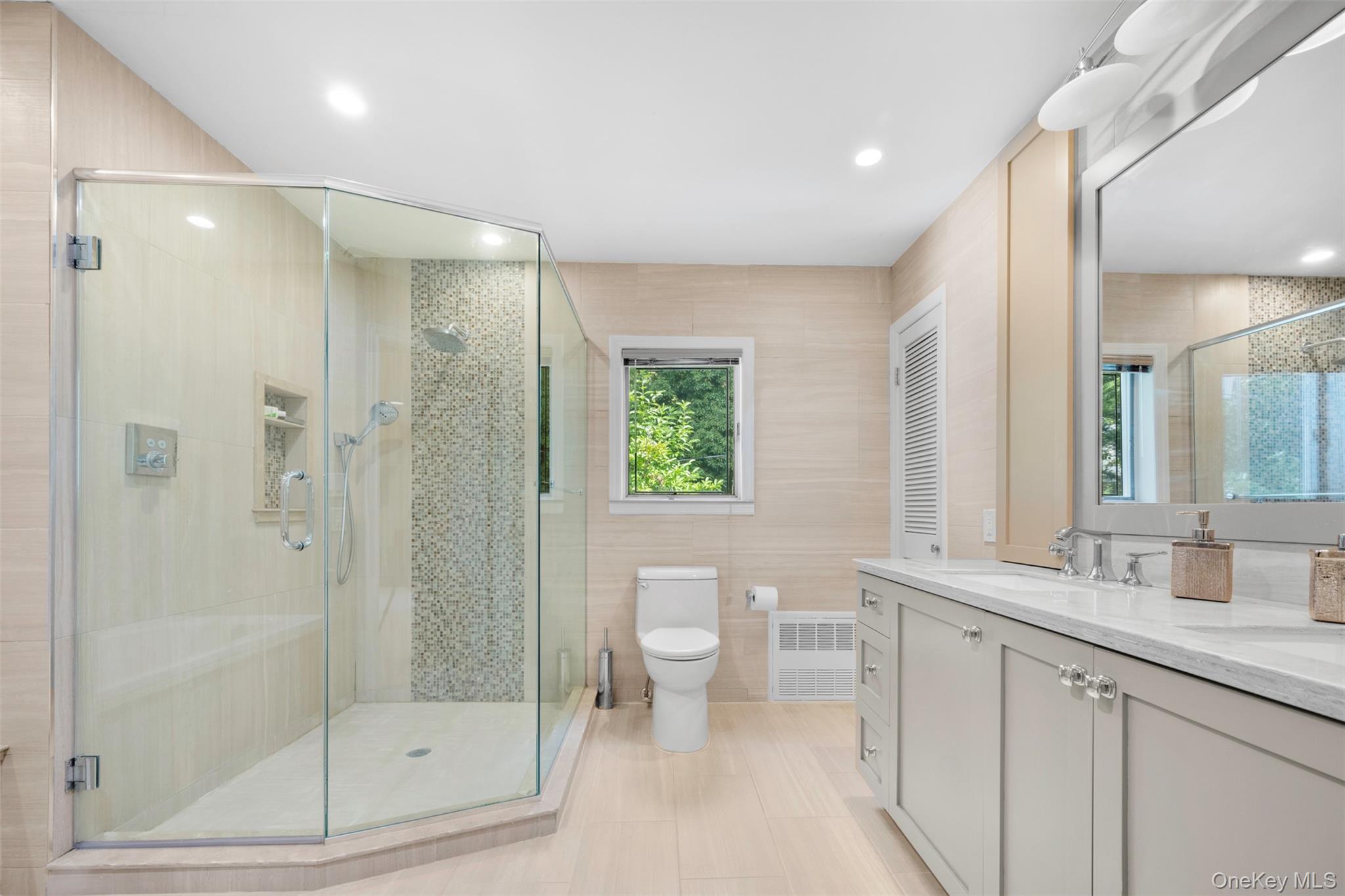 #19 photo, 23 Parkside Drive, নাসাউ কাউন্টি Great Neck , NY 11021