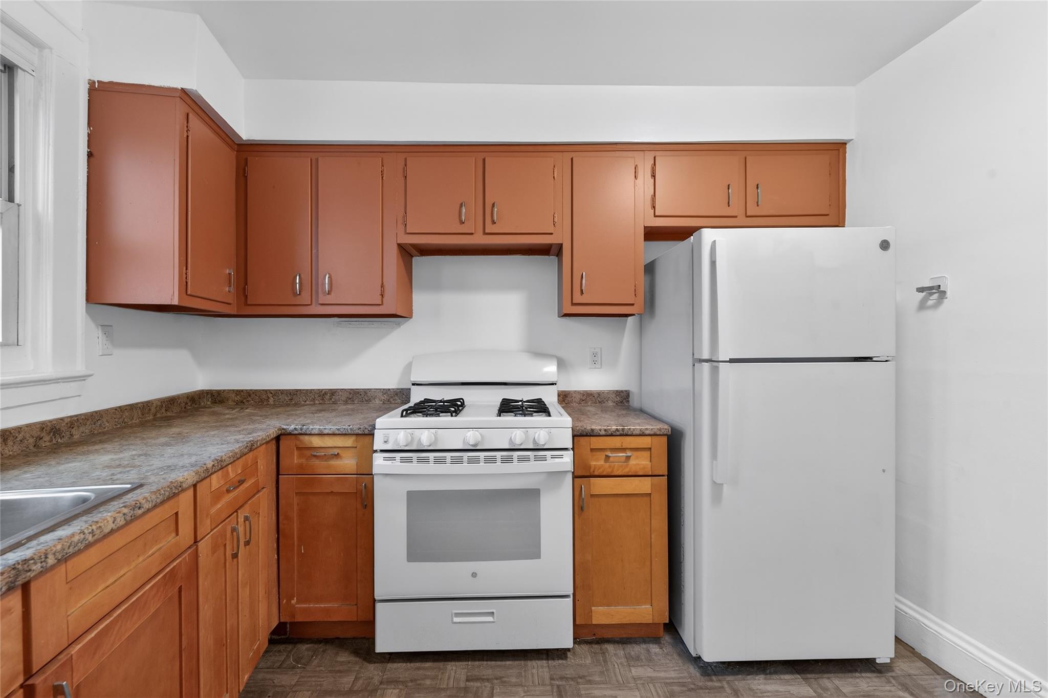 #6 photo, 2092 Grand Avenue, Baldwin , NY 11510