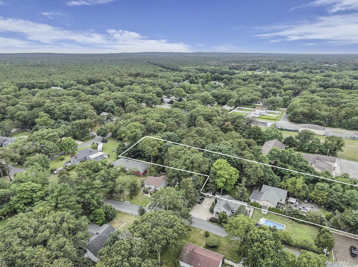 #15 photo, 669 Flanders Road, מחוז סאפוק Flanders , NY 11901