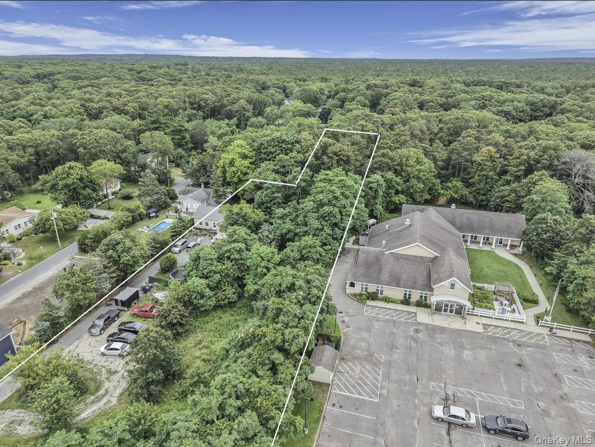 #4 photo, 669 Flanders Road, מחוז סאפוק Flanders , NY 11901