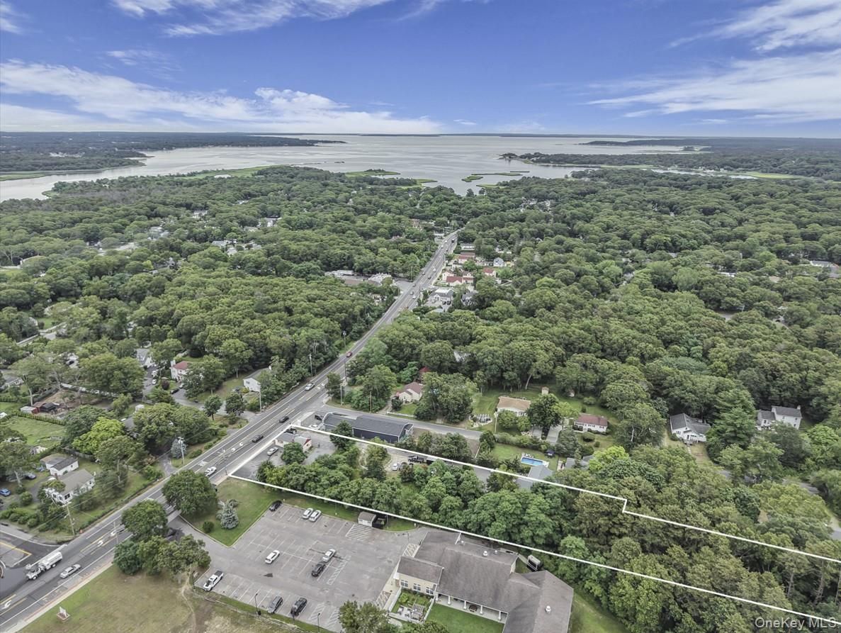 #9 photo, 669 Flanders Road, מחוז סאפוק Flanders , NY 11901