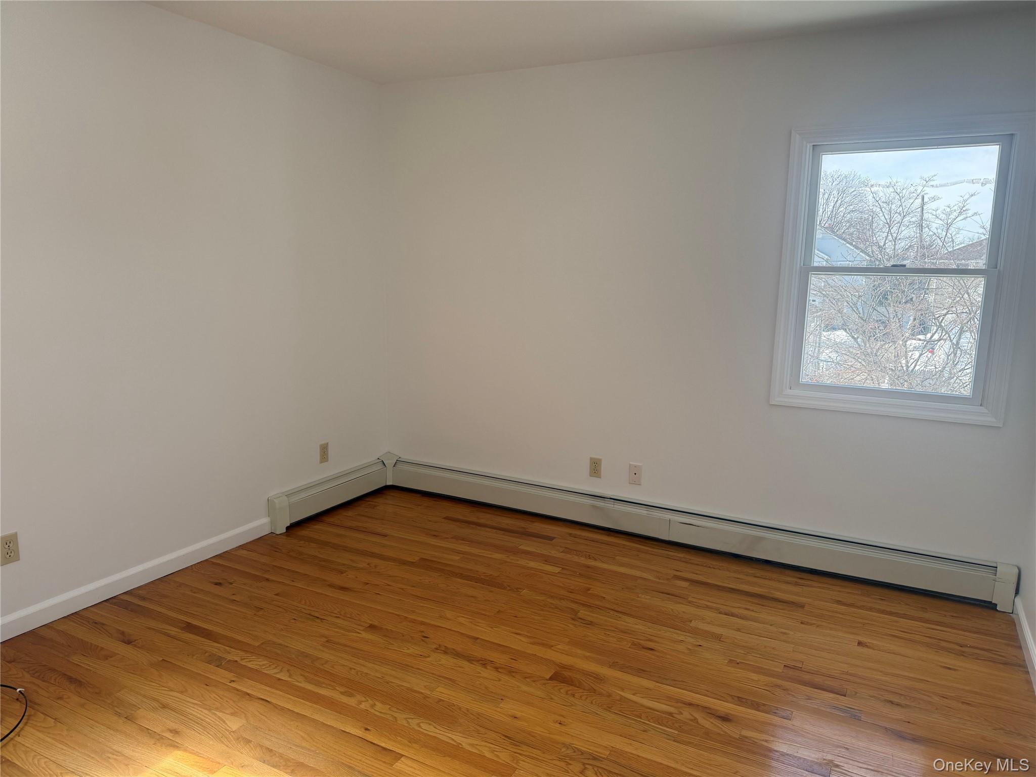 #6 photo, 219 Manhattan Avenue, নাসাউ কাউন্টি Westbury , NY 11590