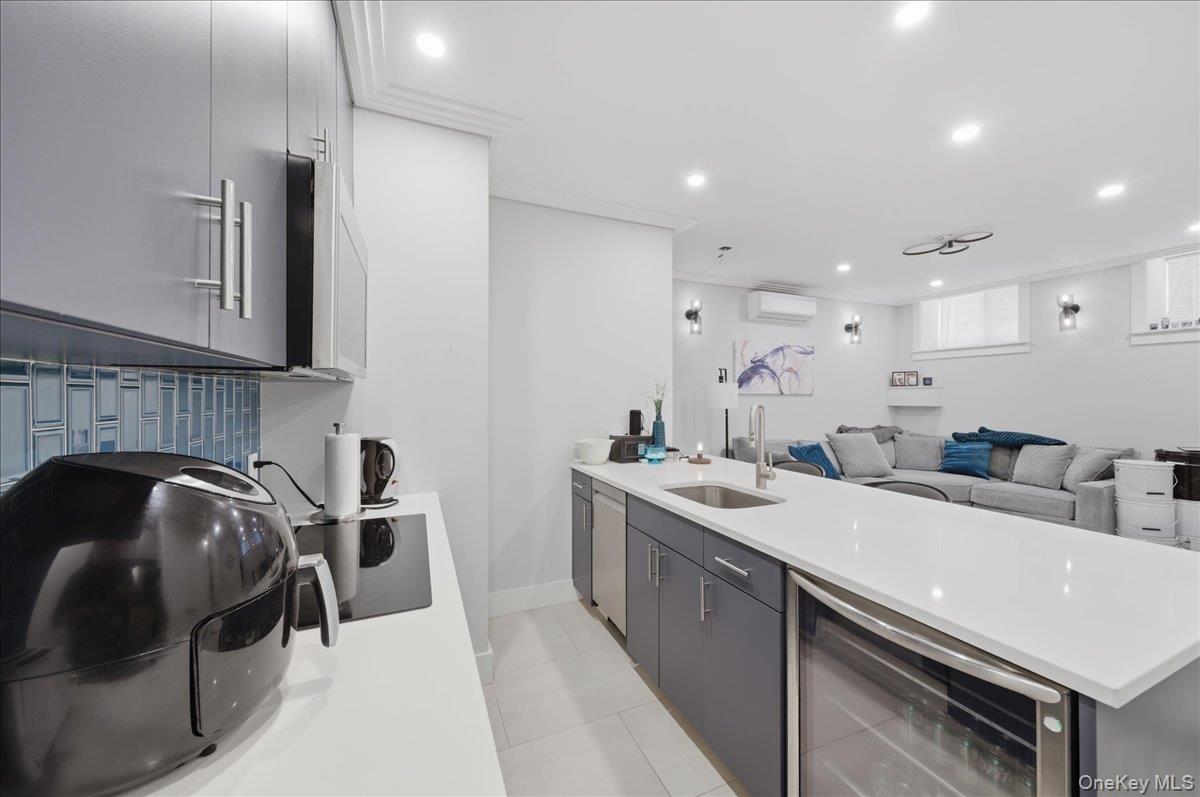 #4 photo, 92 Elliott Avenue, Yonkers , NY 10705