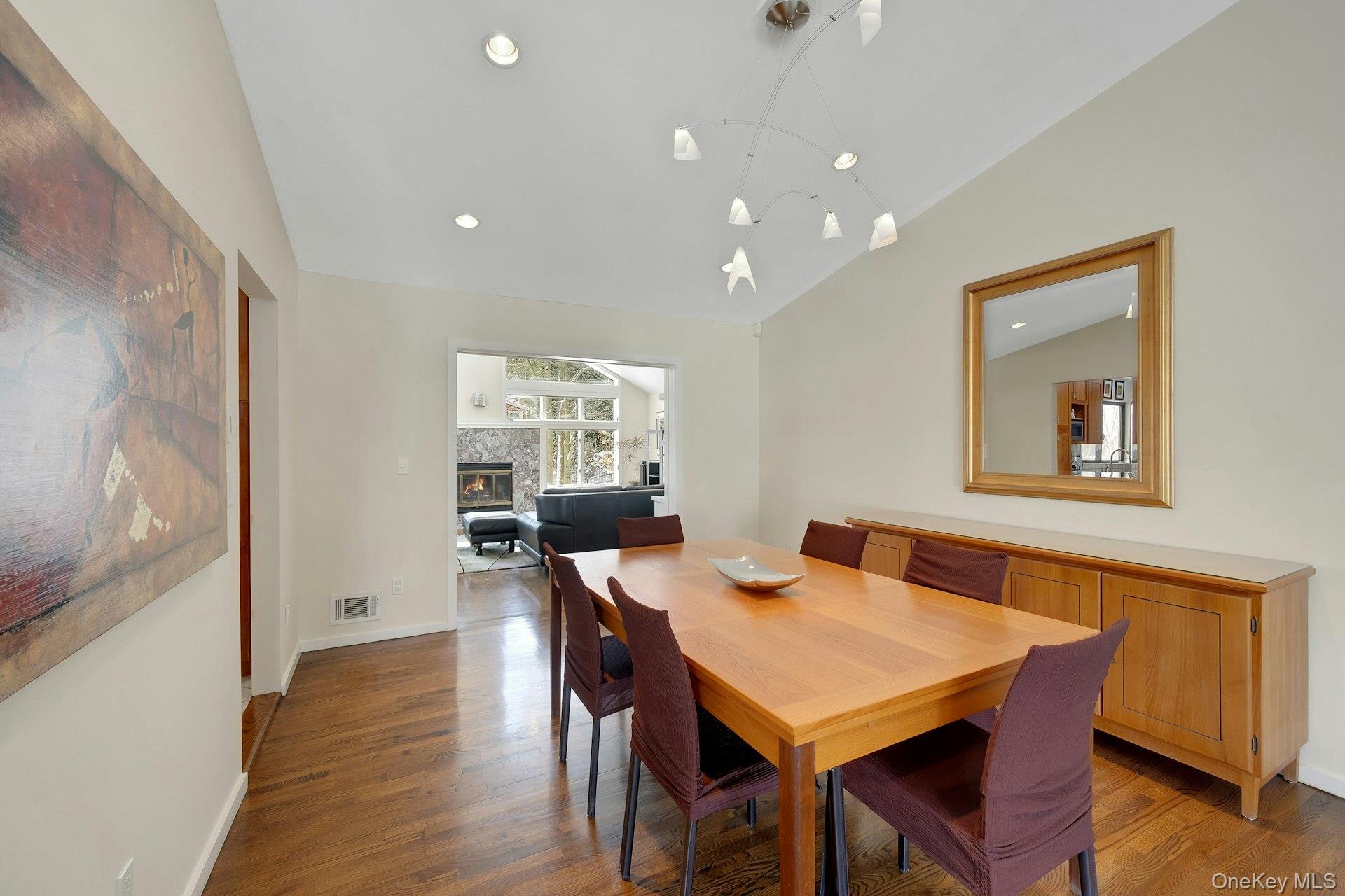 #11 photo, 32 Penny Lane, Scarsdale , NY 10583