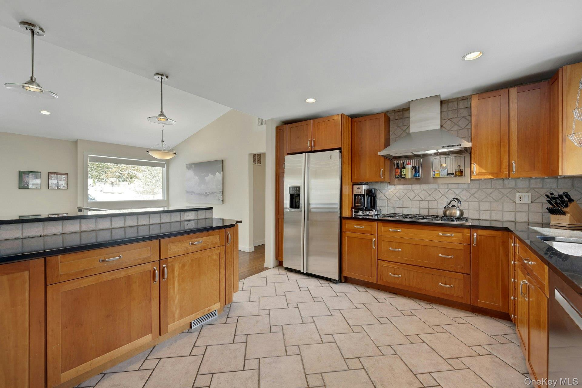 #6 photo, 32 Penny Lane, Scarsdale , NY 10583