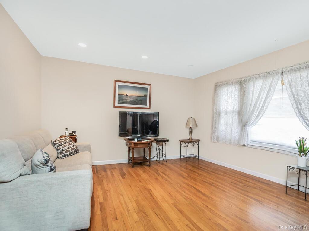 #17 photo, 64 Ashland Street, New Rochelle , NY 10801