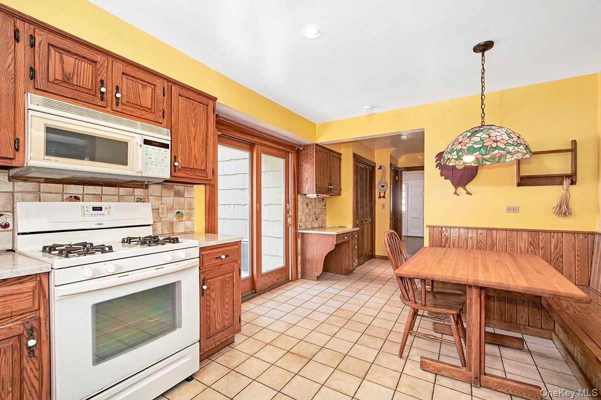 #12 photo, 211 Davis Avenue, White Plains , NY 10605