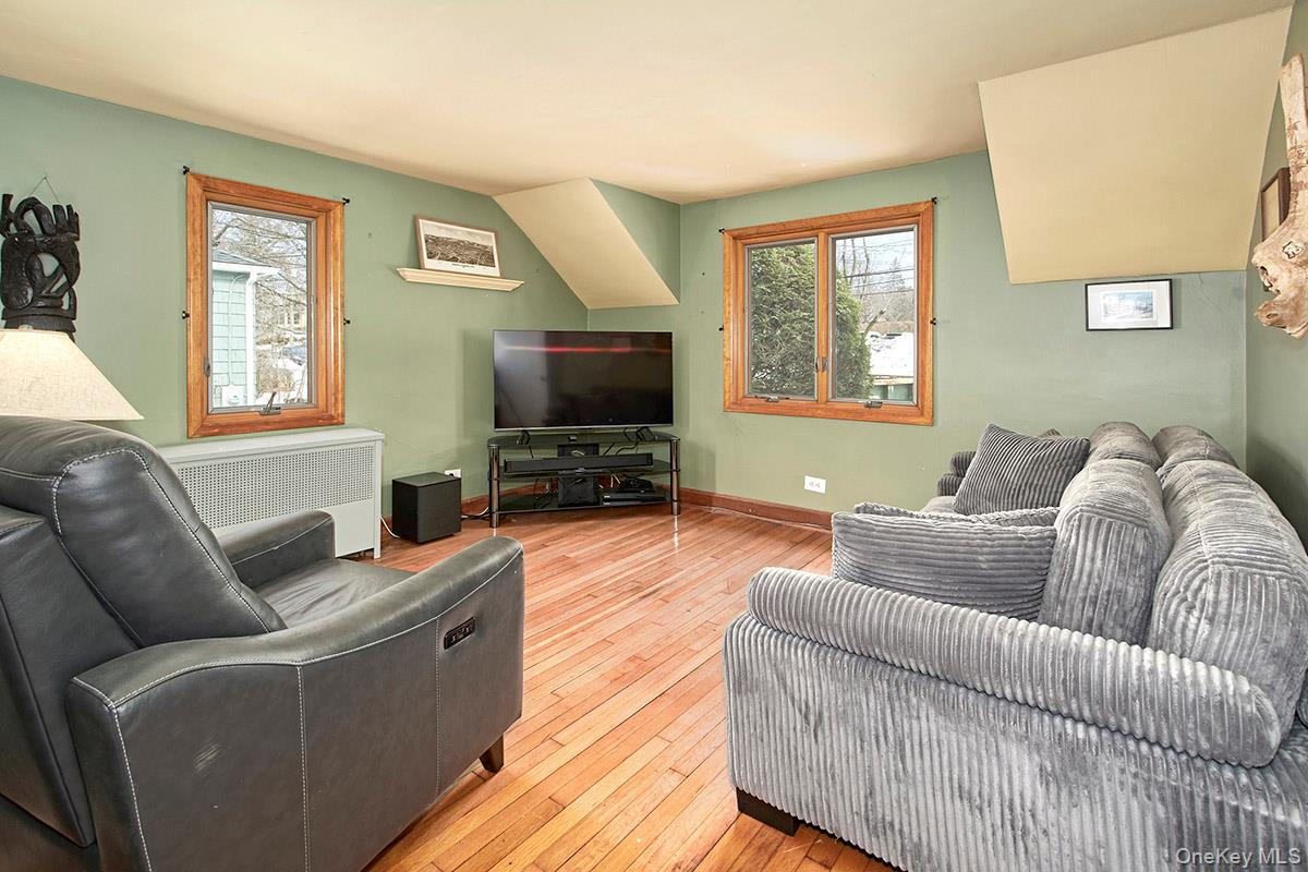 #13 photo, 211 Davis Avenue, White Plains , NY 10605