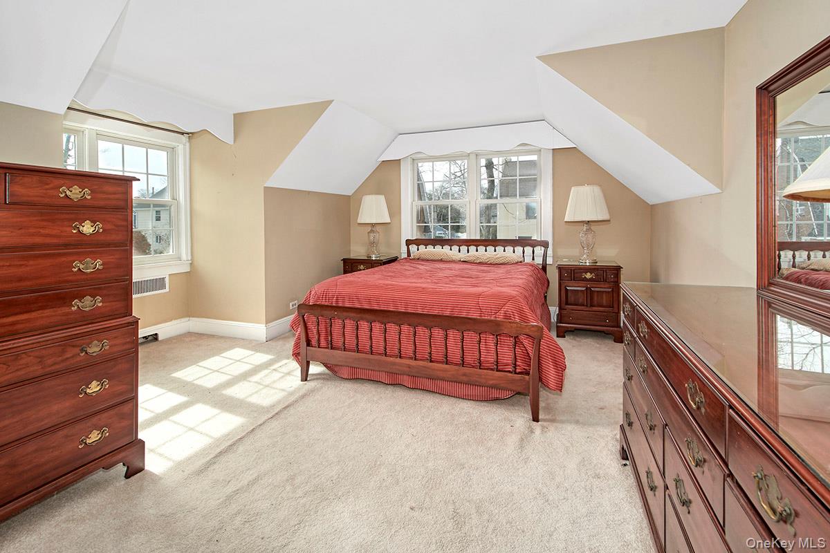 #18 photo, 211 Davis Avenue, White Plains , NY 10605