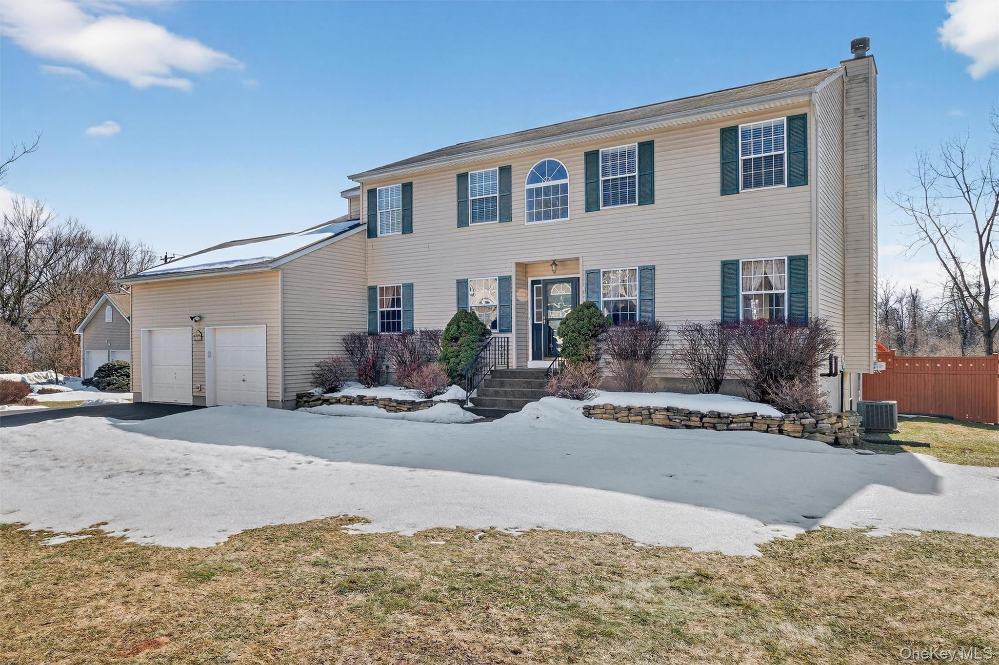 #1 photo, 3 Windsor Garden Drive, 纽约州 New Windsor , NY 12553