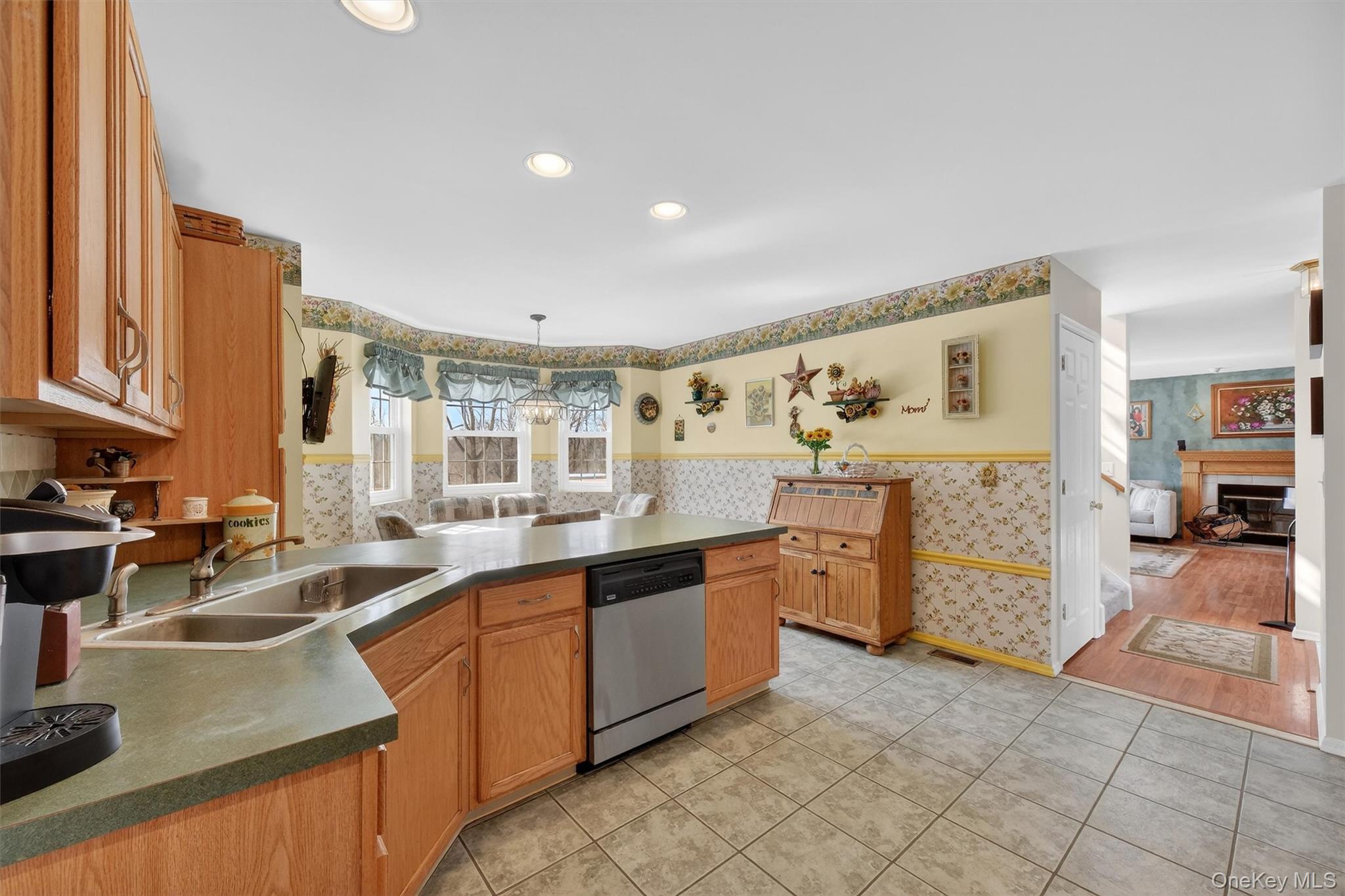 #12 photo, 3 Windsor Garden Drive, 纽约州 New Windsor , NY 12553