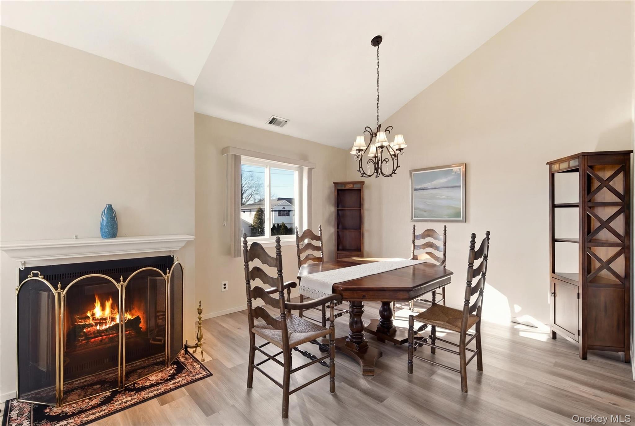 #2 photo, 11 Balsam Court, नासाउ काउंटी Wantagh , NY 11793