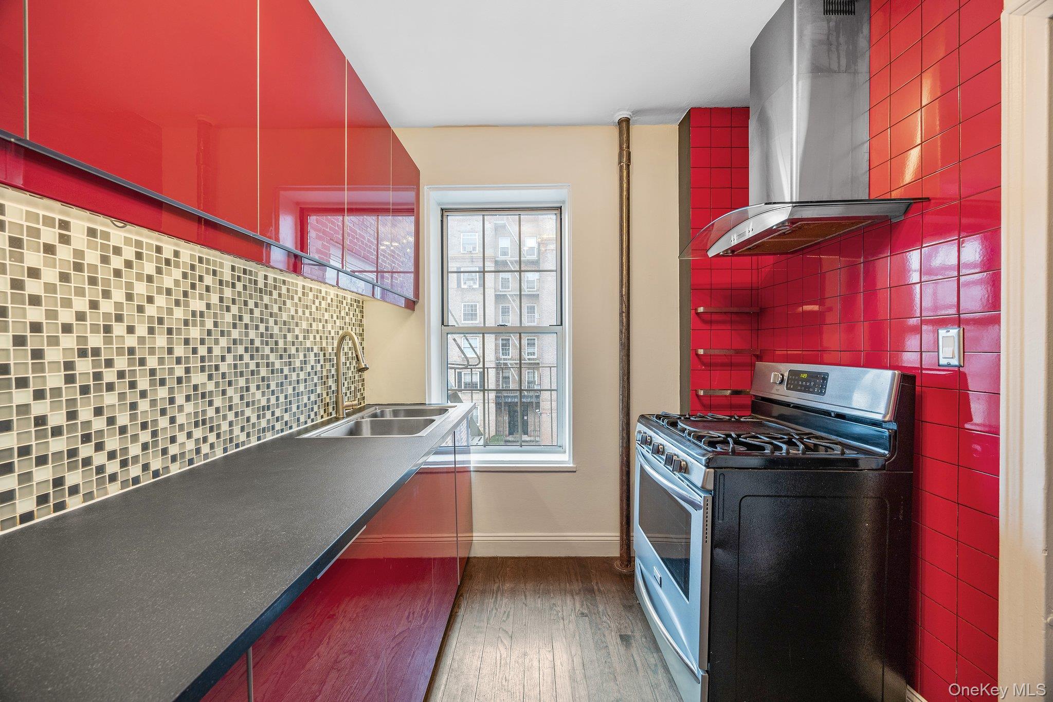 #8 photo, 5525 31st Avenue, Woodside , NY 11377