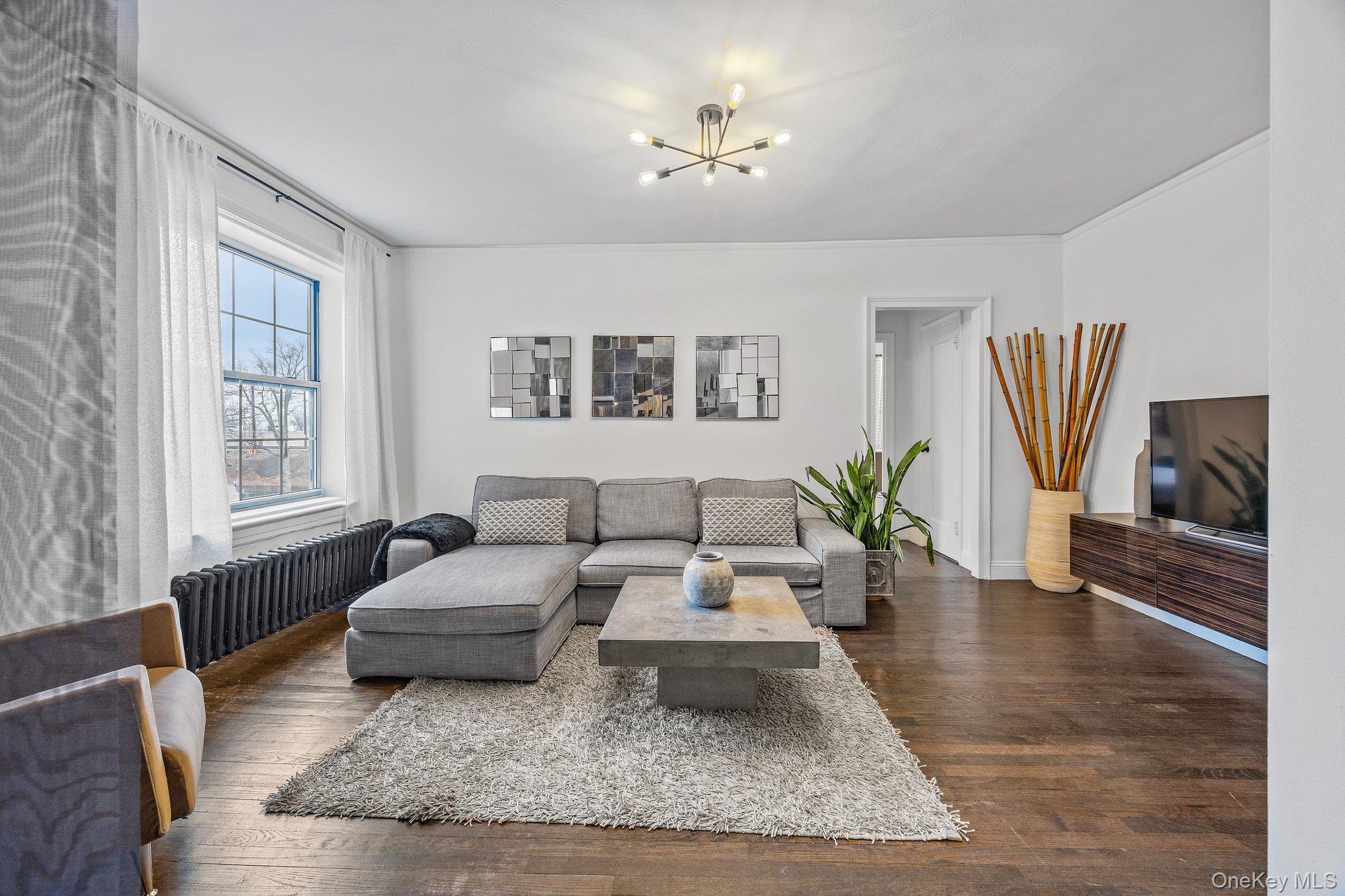 #9 photo, 5525 31st Avenue, Woodside , NY 11377