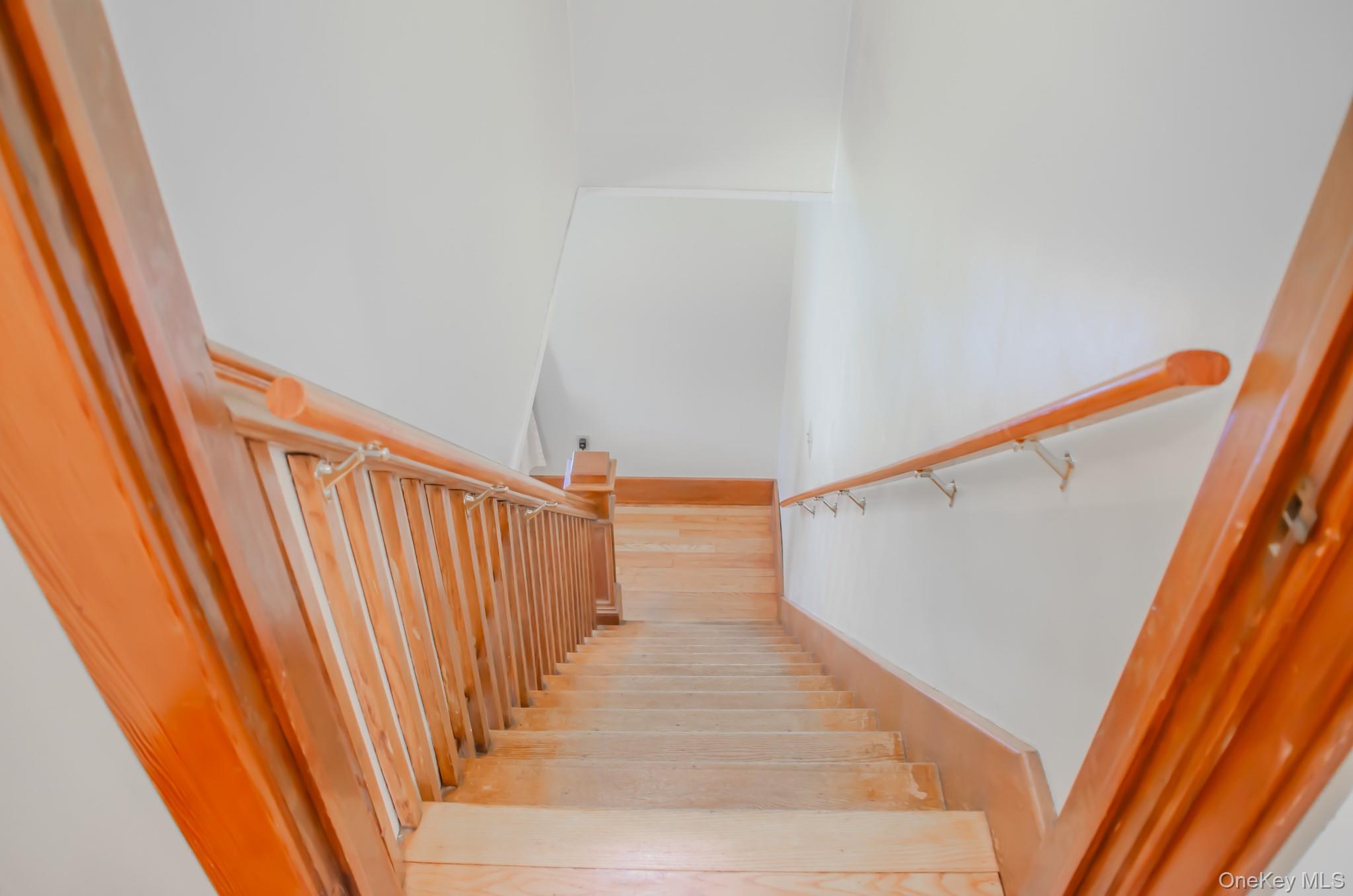 #18 photo, 8874 Us Route 9W, Athens , NY 12015