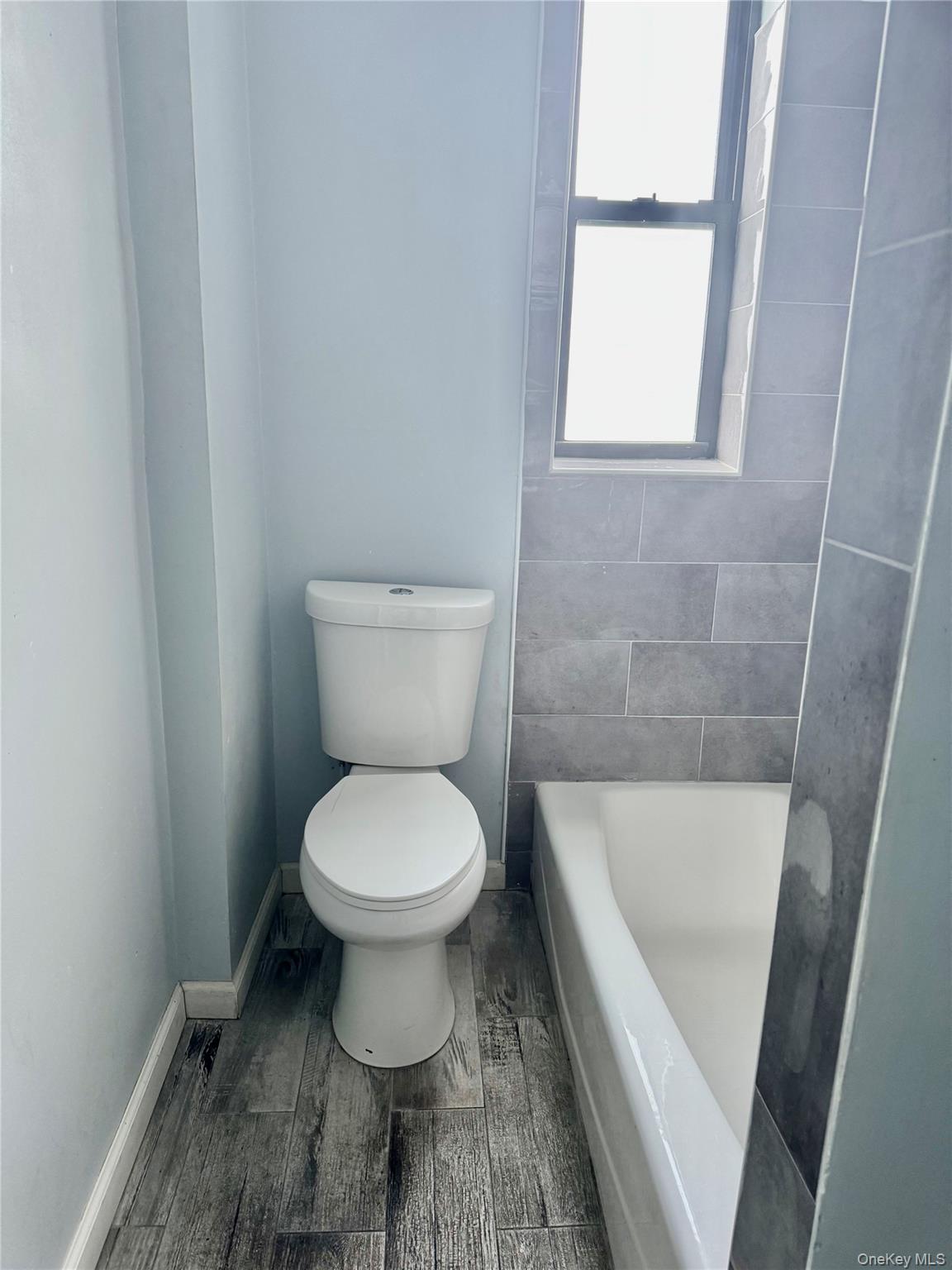 #7 photo, 724 E 216th Street, ब्रोंक्स Bronx , NY 10467