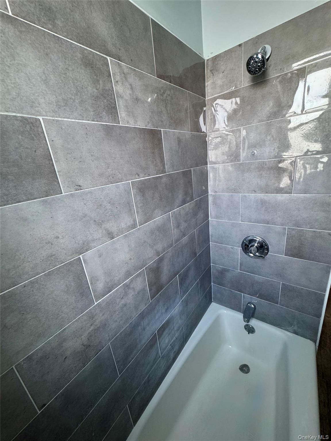 #9 photo, 724 E 216th Street, ब्रोंक्स Bronx , NY 10467