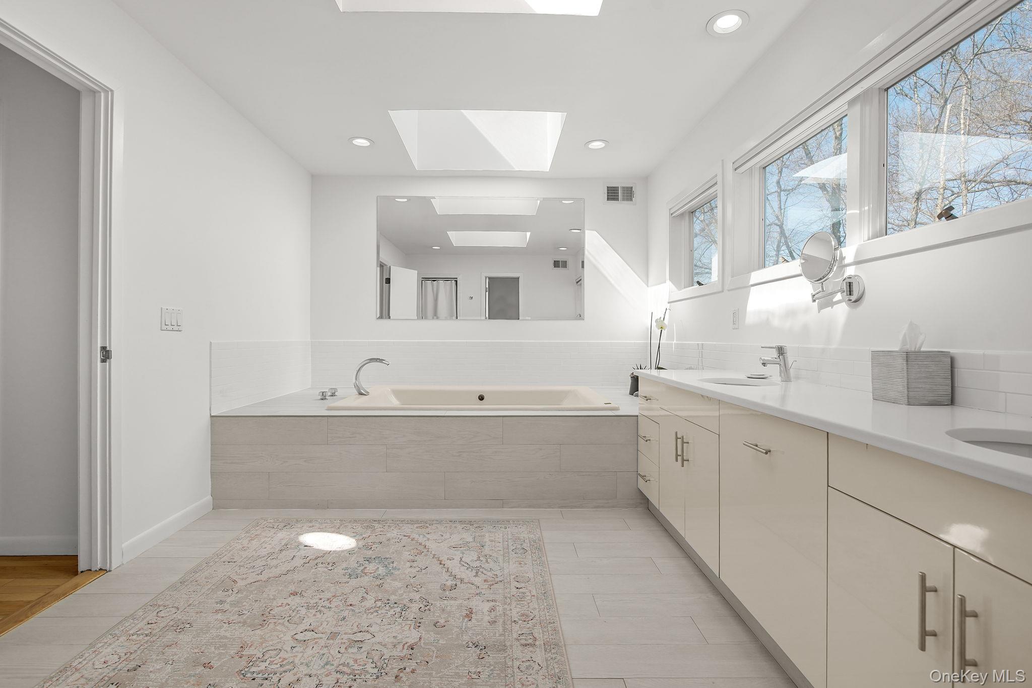 #19 photo, 14 Old Colony Drive, Larchmont , NY 10538