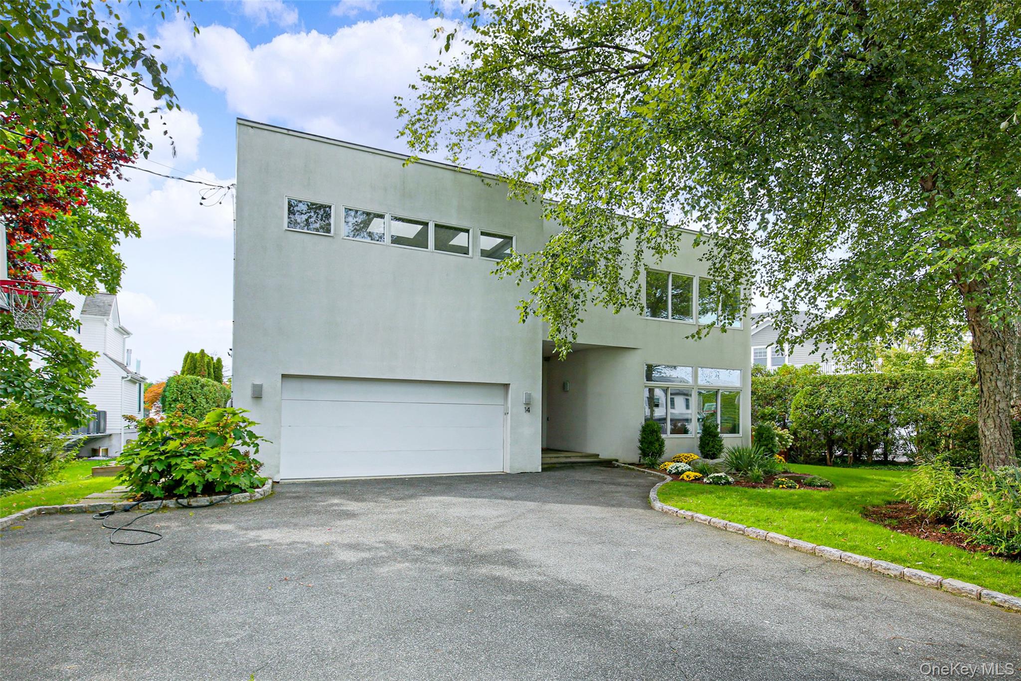 #2 photo, 14 Old Colony Drive, Larchmont , NY 10538