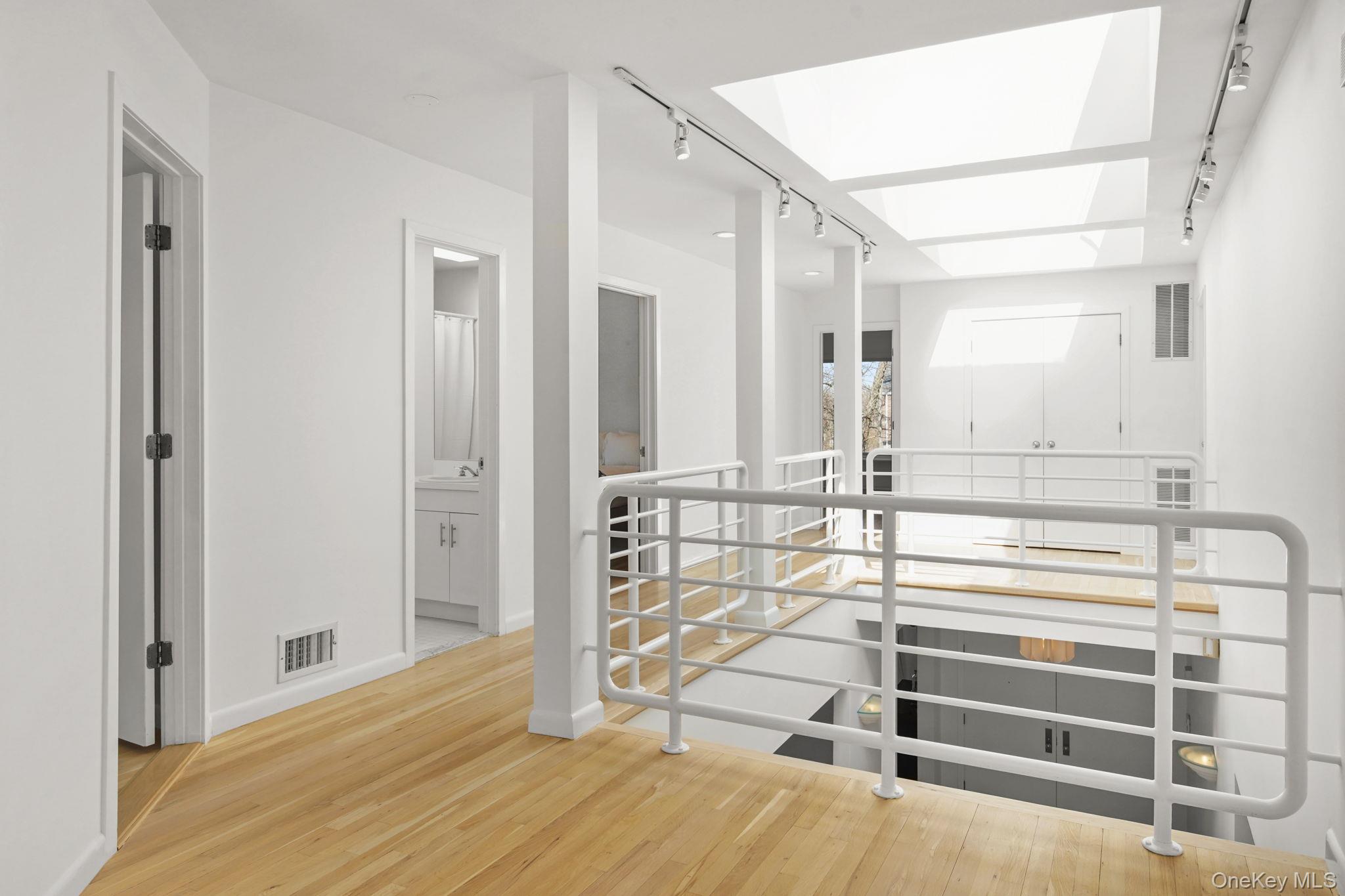 #20 photo, 14 Old Colony Drive, Larchmont , NY 10538