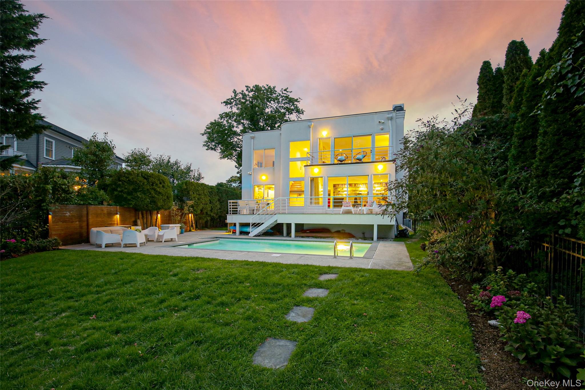 #5 photo, 14 Old Colony Drive, Larchmont , NY 10538