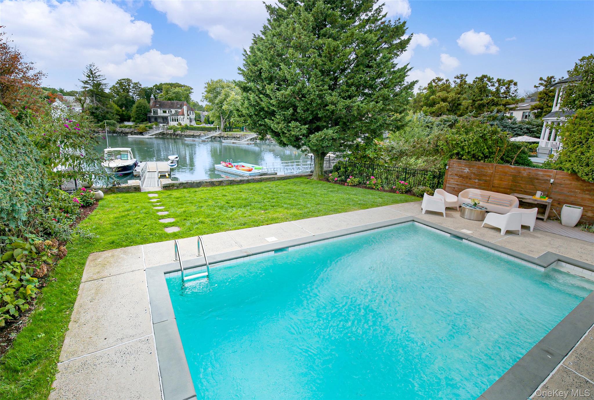 #7 photo, 14 Old Colony Drive, Larchmont , NY 10538