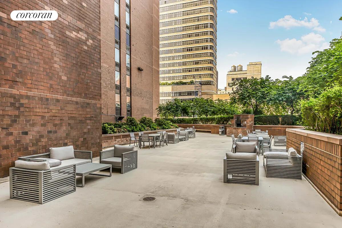 #10 photo, New York City, ম্যানহাটন Yorkville , NY 10128