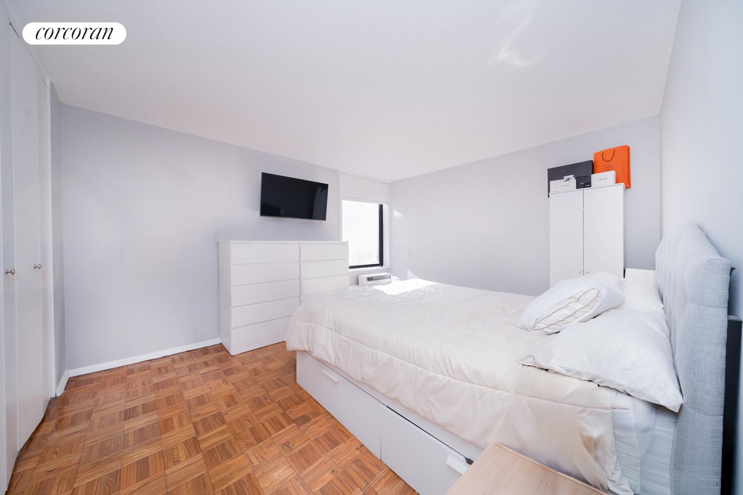 #5 photo, New York City, ম্যানহাটন Yorkville , NY 10128