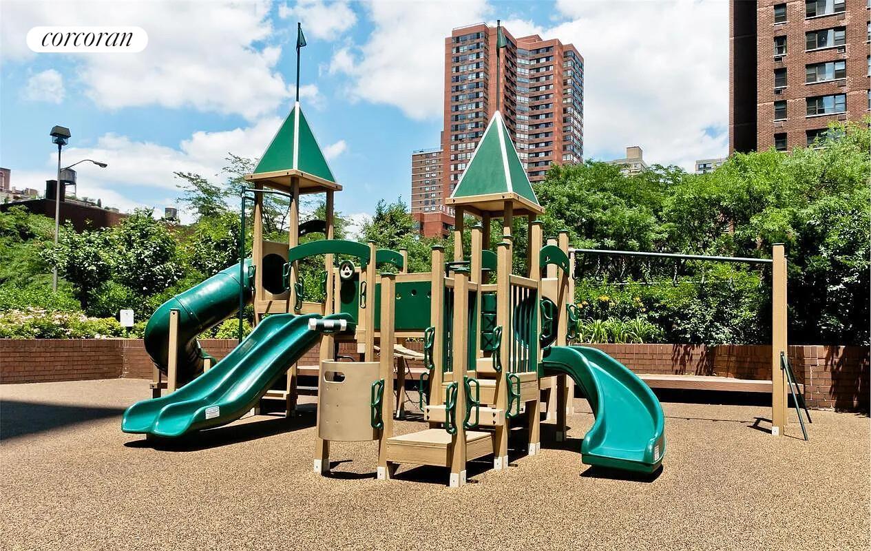 #8 photo, New York City, ম্যানহাটন Yorkville , NY 10128