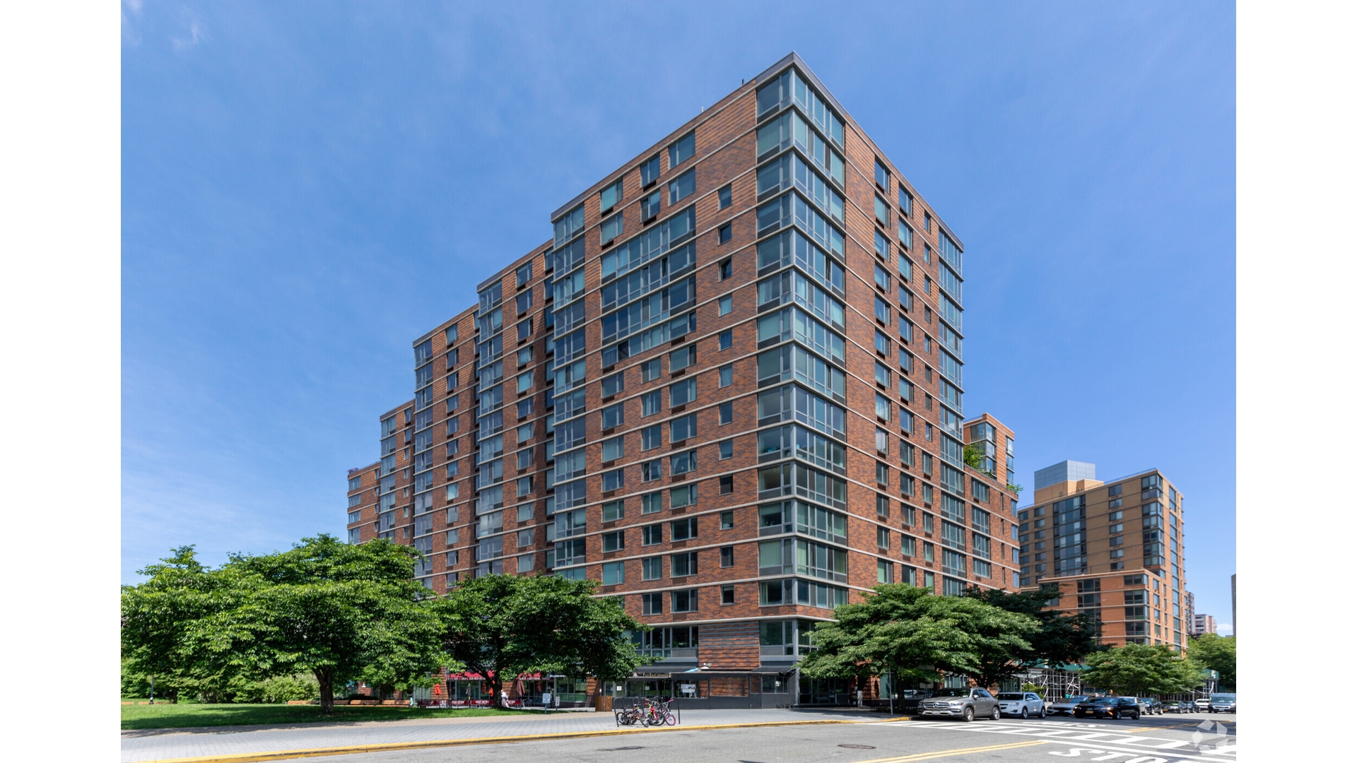 #11 photo, 455 MAIN Street, Roosevelt Island , NY 10044