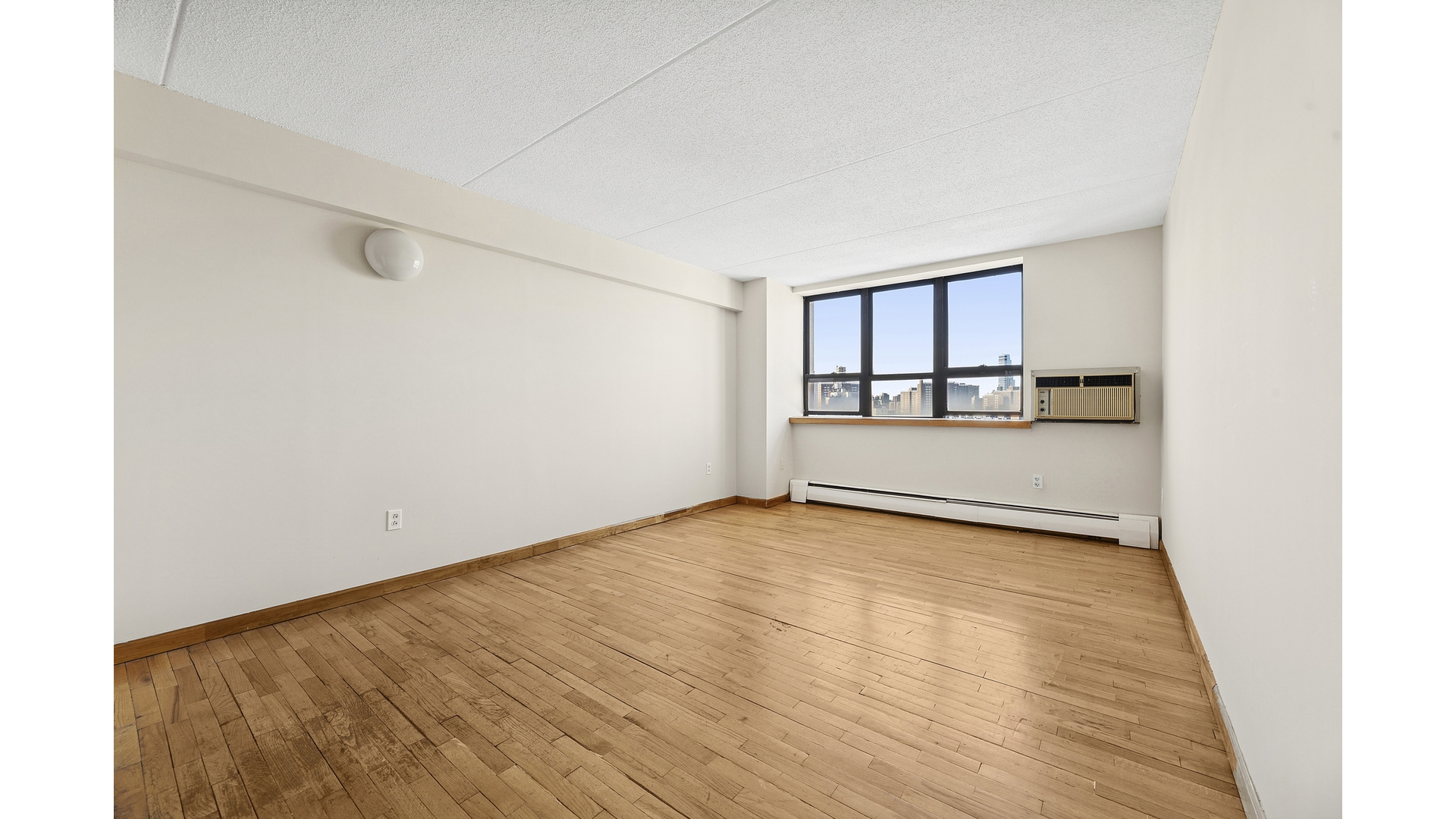 #5 photo, 300 W 110TH Street, Manhattan Valley , NY 10025