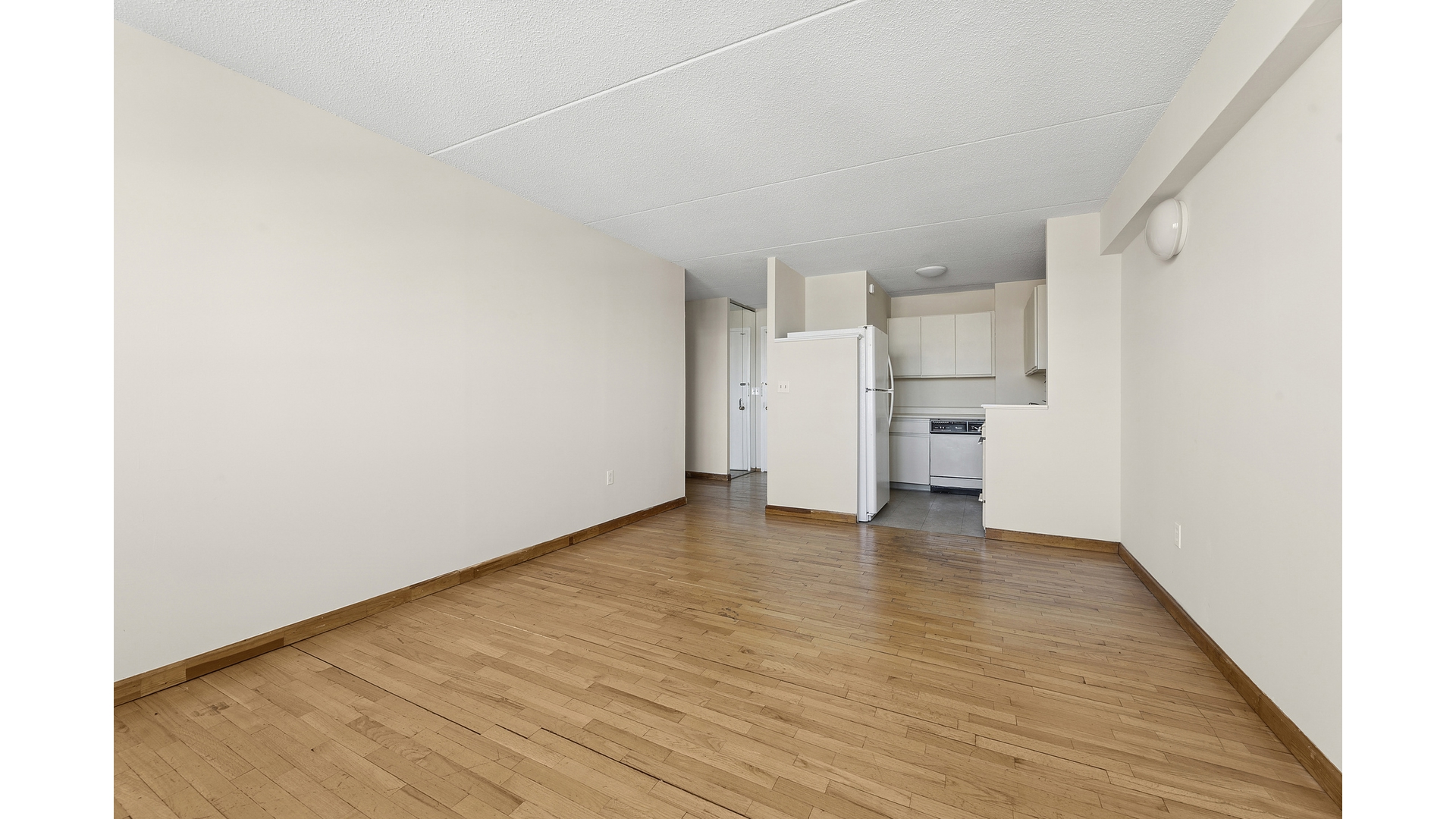 #6 photo, 300 W 110TH Street, Manhattan Valley , NY 10025