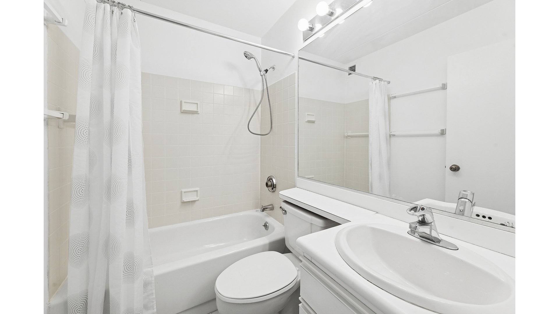 #9 photo, 300 W 110TH Street, Manhattan Valley , NY 10025