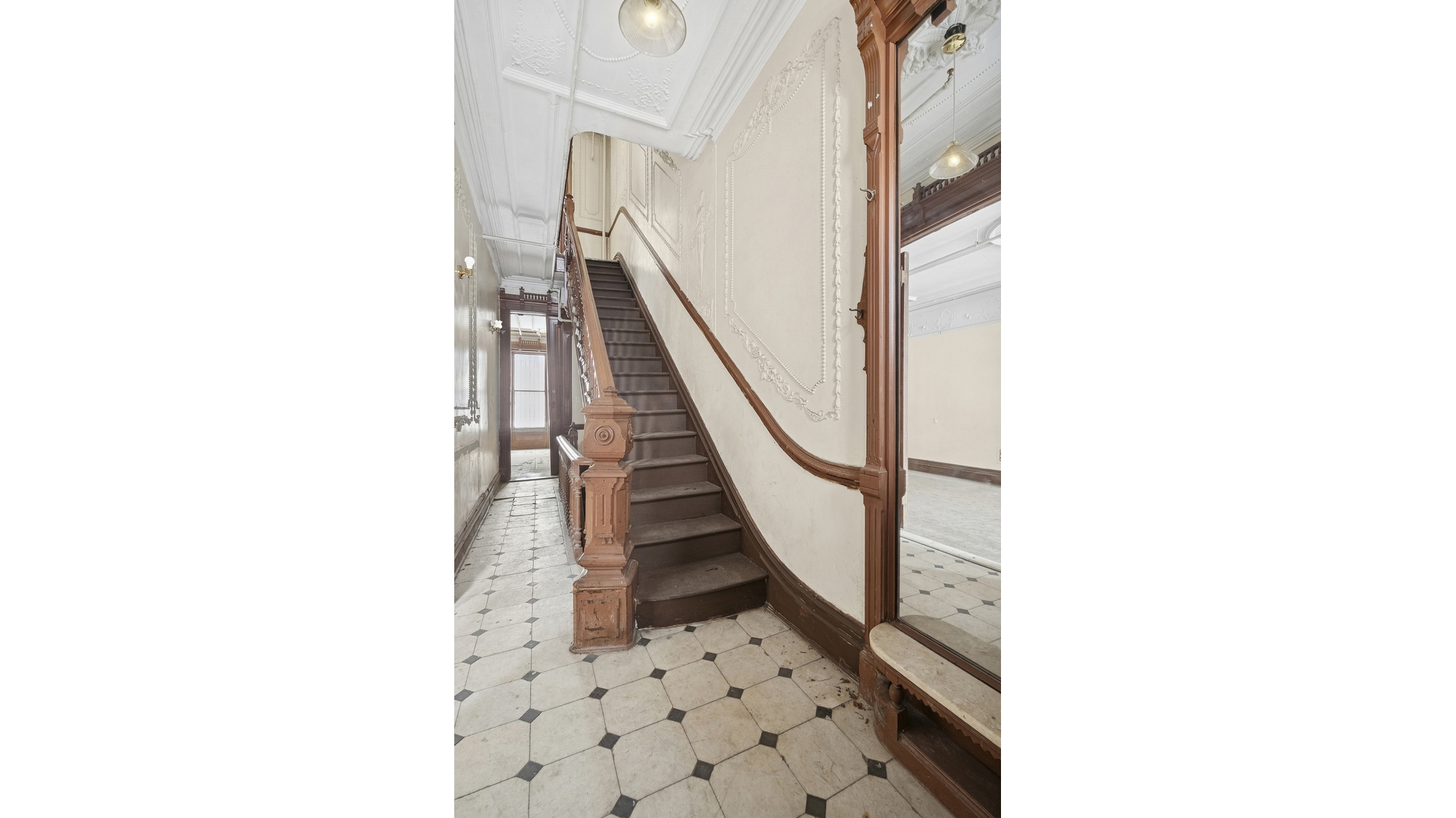 #13 photo, 7 E 124TH Street, South Harlem , NY 10035