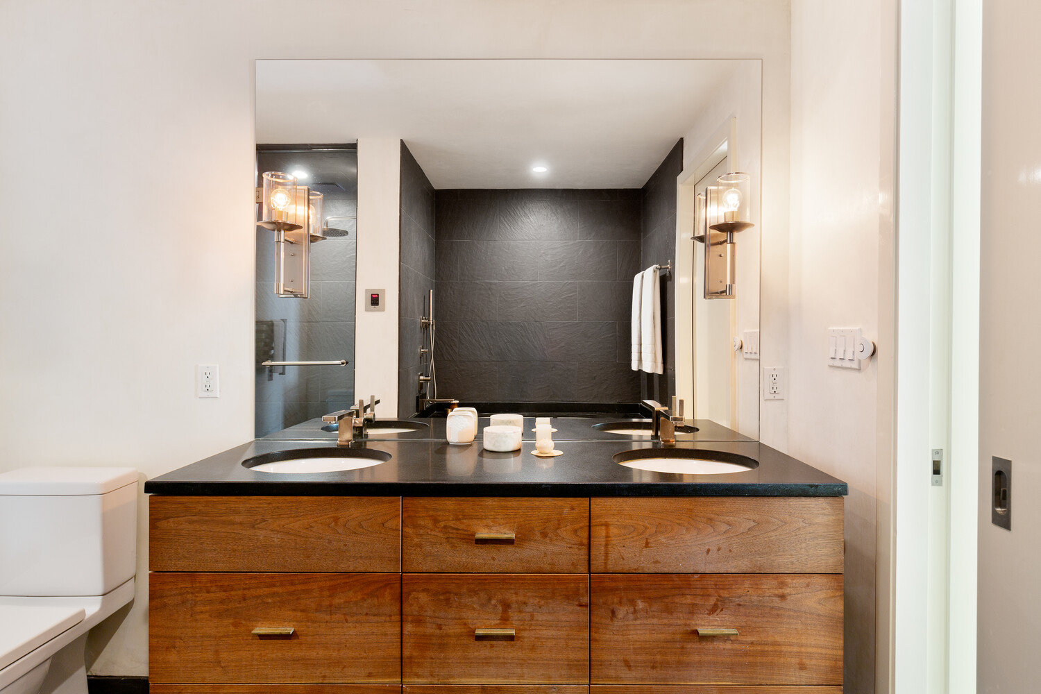 #10 photo, 15 BROAD Street, Financial District , NY 10005