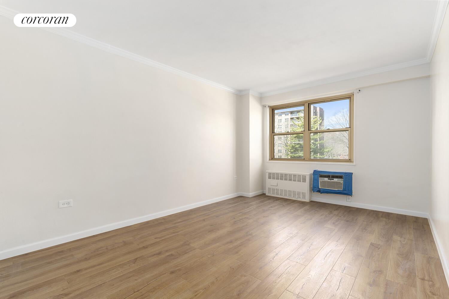 #4 photo, 12205 FLATLANDS Avenue, New Lots , NY 11207